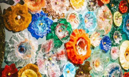 Üvegvirágokkal tarolt a „Titkos kert” a BOK Csarnokban