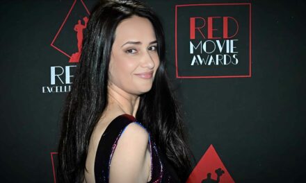 Goztola Lorent Kristina magyar tervező ruhájában nyűgözte le a francia filmes elitet a Reims-i Operaházban