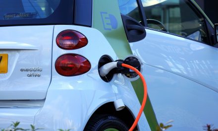 Az elektromos autók fogyasztását is feltüntetik a benzinkutakon