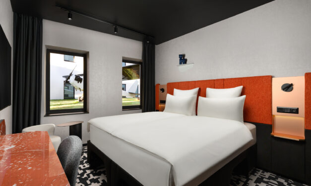 Teltházra készülnek a reptéri szállodák az ünnepek alatt