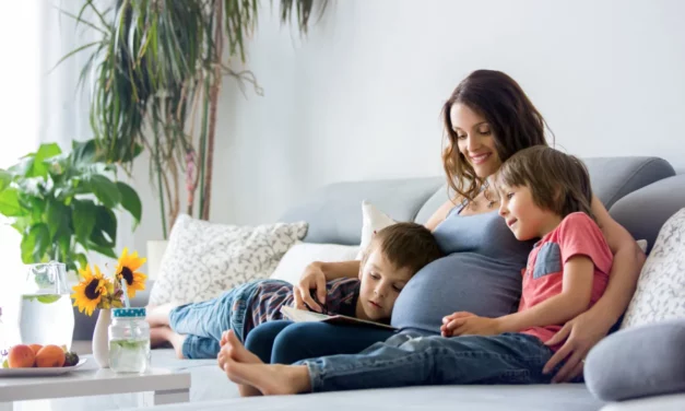 Kiszorulnak a gyermeket nevelő anyák az egészségpénztári adókedvezményből