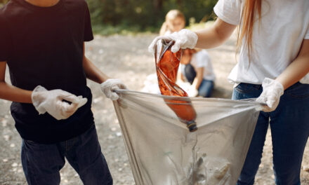 Tavaszi szemétszedési akció a Föld napján