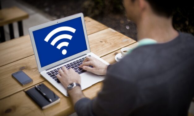 Privát üzenetek szűrését hosszabbítaná meg az EU, újra fellángolt a Chat Control körüli vita