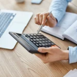 Százmilliárdokat veszít a lekötetlen számlapénzeken a lakosság