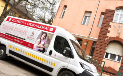 Tízezer lépésből valóság: átadták a Bethesda új, speciális járműveit