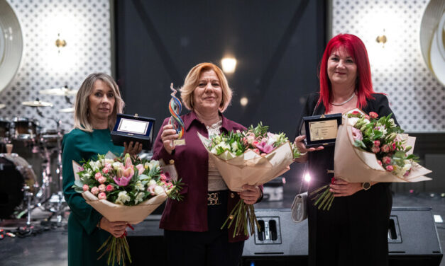 Egymillió forintos összdíjazásban részesültek a  gyermekegészségügyi szakdolgozók