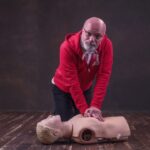 „Ha rajtad múlik az élete…” – Zacher Gábor egy percben tanít életet menteni