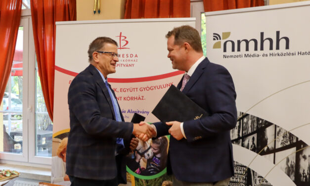 Partnerségben a gyermekek egészséges digitáliseszköz-használatáért