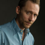 Vilmos herceggel járt iskolába és folyékonyan beszél ógörögül – 5+1 meglepő tény Tom Hiddlestonról