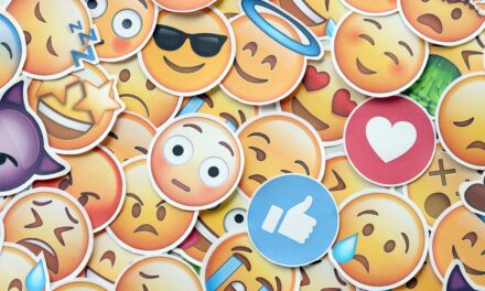 Táskás szem és kopár fa – ezek az idei év emoji trendjei