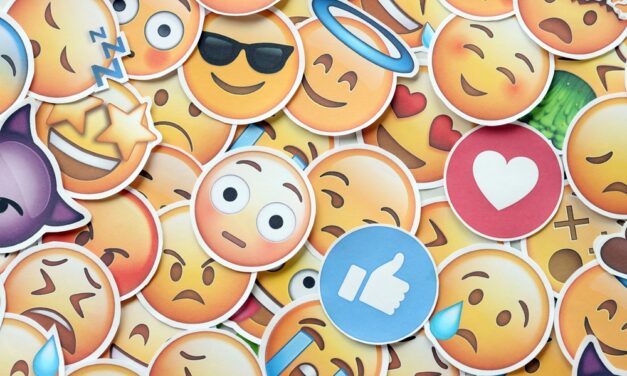 Táskás szem és kopár fa – ezek az idei év emoji trendjei