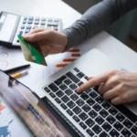 Jövőre sem ússzuk meg a díjemeléseket a lakossági bankszámláknál