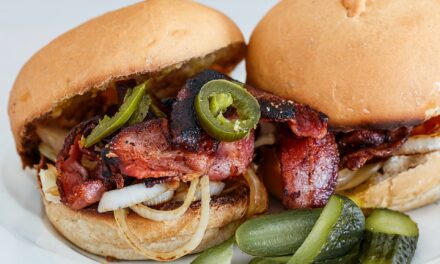 Imádjuk, de mennyire ismerjük? Meghökkentő statisztikák a baconről