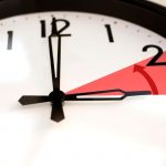 Óraátállítás 2026: kezdődik a téli időszámítás !