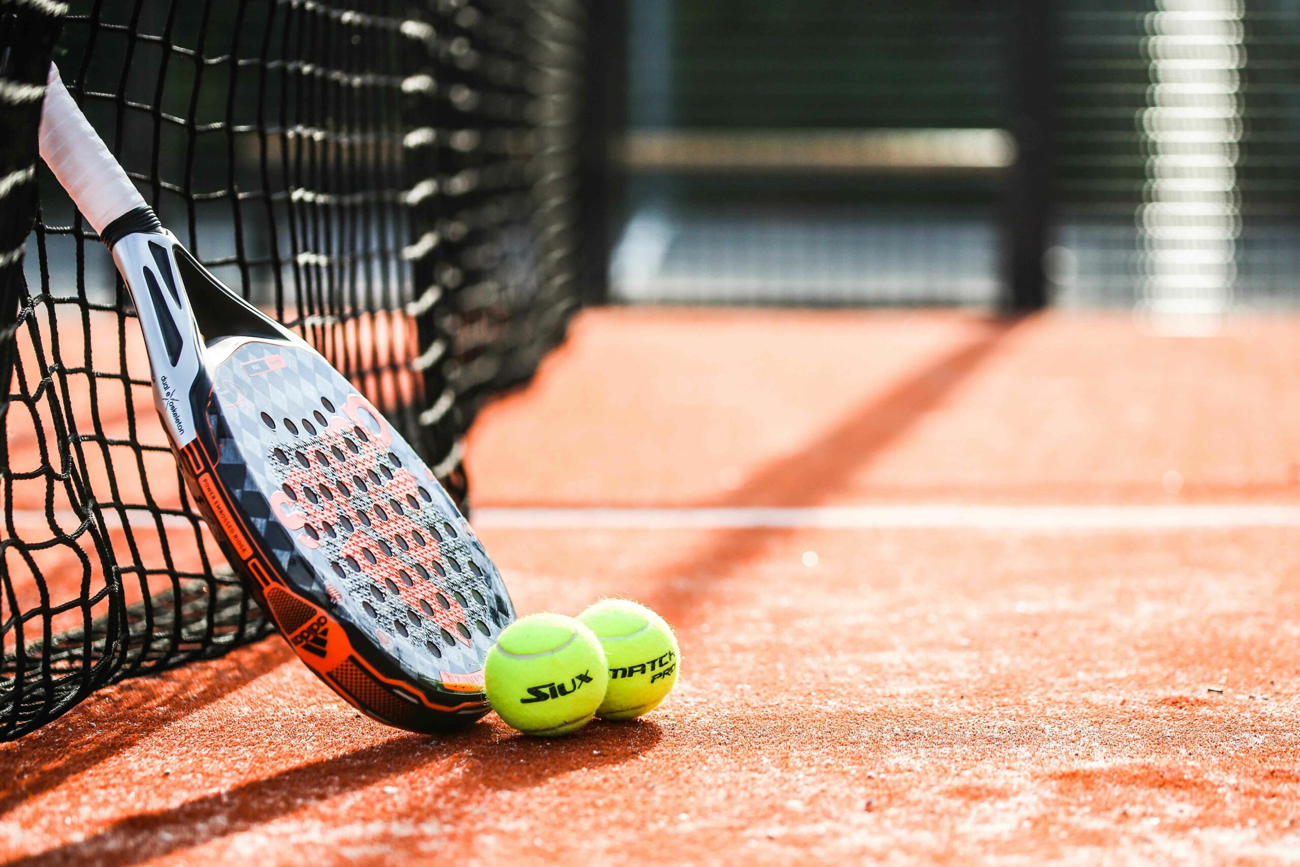 pixabay_igfotojonas-racket-6308994_11zon