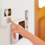 Hetente százával érdeklődnek: a mobilról vezérelhető riasztók felé fordulnak a lakástulajdonosok