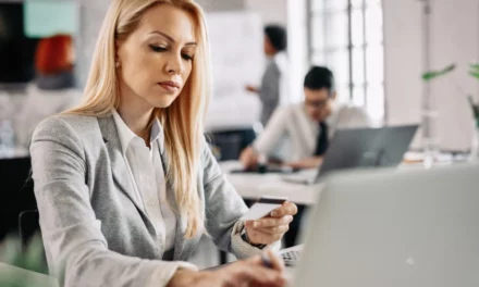 A vállalkozók nem ússzák meg: sorban jelentik be a díjemeléseket a bankok